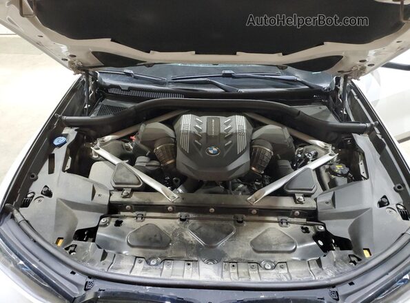 5UXCX6C00M9F17552 2021 BMW X7 White Widok komory silnika