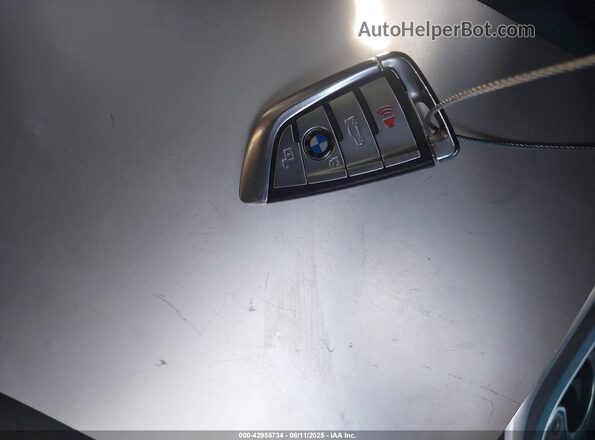 5UXCX6C06N9J14769 2022 BMW X7 White 