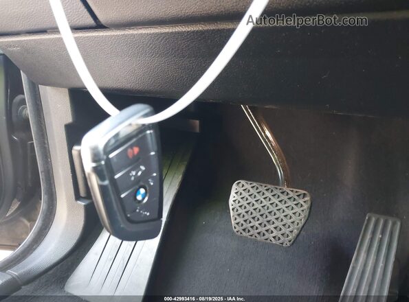 5UXKU0C32H0G68172 2017 BMW X6 Черный Вид панели приборов