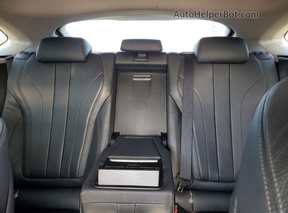 5UXKU2C33H0U28914 2017 BMW X6 Tan Vista de los asientos traseros