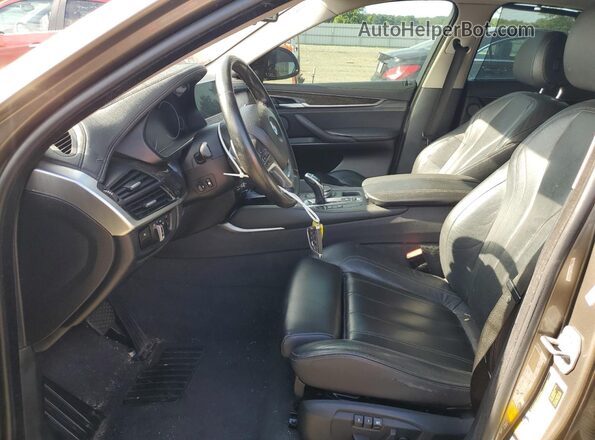 5UXKU2C33H0U28914 2017 BMW X6 Tan Vista interior delantera