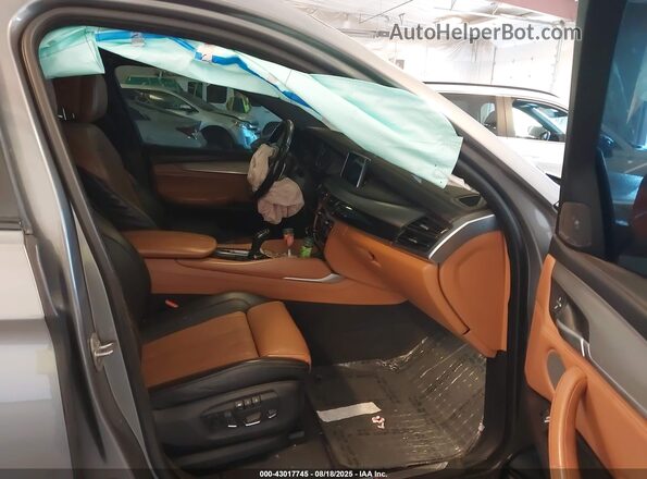 5UXKU2C56H0N85239 2017 BMW X6 Gray წინა სალონის ხედი