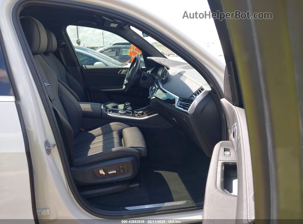 5UXTA6C06M9E96787 2021 BMW X5 White Vista interior delantera