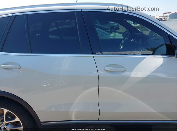 5UXTA6C06M9E96787 2021 BMW X5 White Vista interior de 360 grados