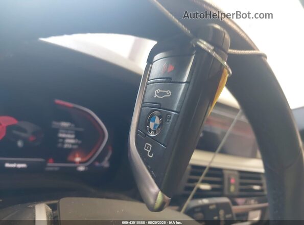 5UXTY3C04M9H92093 2021 BMW X3 White Dashboard view