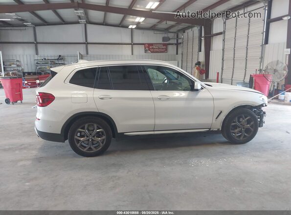 5UXTY3C04M9H92093 2021 BMW X3 White 360 interior view