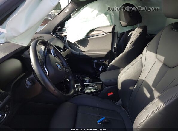 5UXTY3C07M9F05393 2021 BMW X3 White Front interior view
