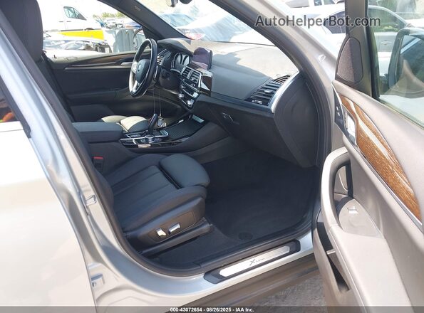5UXTY5C05M9G94198 2021 BMW X3 Silver წინა სალონის ხედი