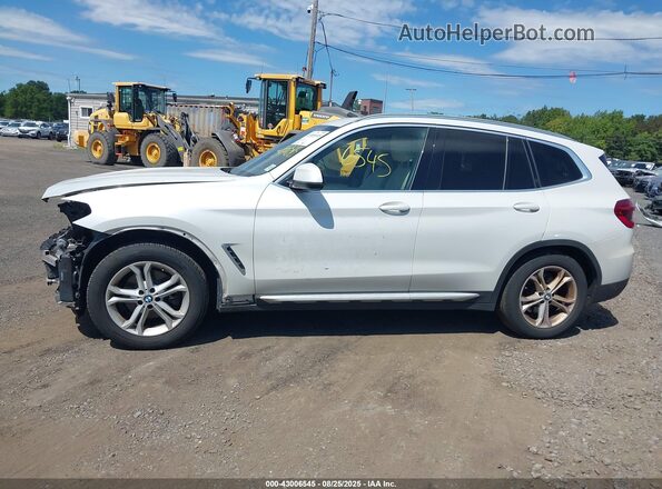 5UXTY5C06M9E01991 2021 BMW X3 White Widok wnętrza 360 stopni