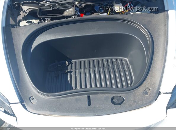 5YJ3E1EB1SF874831 2025 TESLA MODEL 3 White Вид ззаду