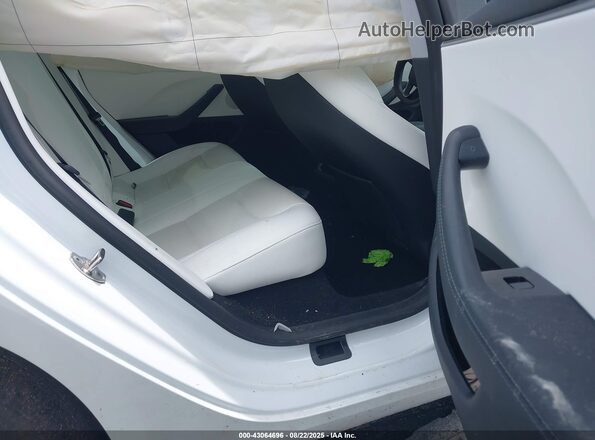 5YJ3E1EB4RF811040 2024 TESLA MODEL 3 White 