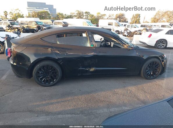 5YJ3E1EB6RF811993 2024 TESLA MODEL 3 Black Vista interior trasera
