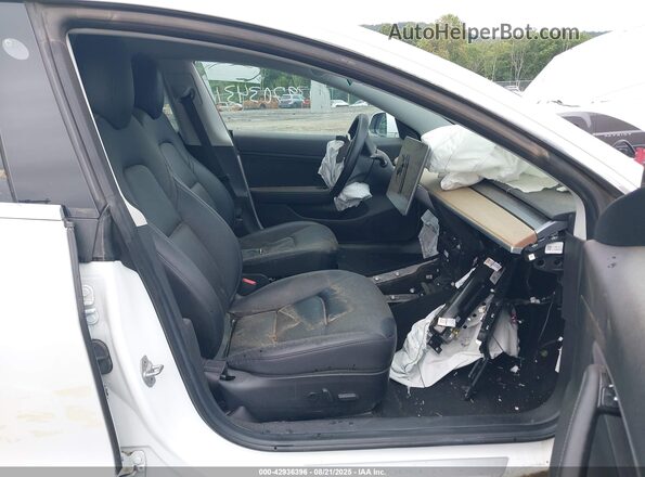 5YJ3E1EB7JF115583 2018 TESLA MODEL 3 White წინა სალონის ხედი