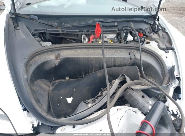 5YJ3E1EB7JF115583 2018 TESLA MODEL 3 White უკანა ხედი