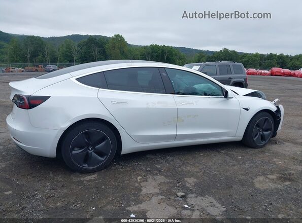 5YJ3E1EB7JF115583 2018 TESLA MODEL 3 White უკანა სალონის ხედი