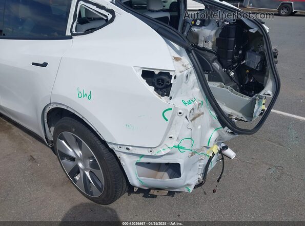5YJYGAEE5MF205149 2021 TESLA MODEL Y White 