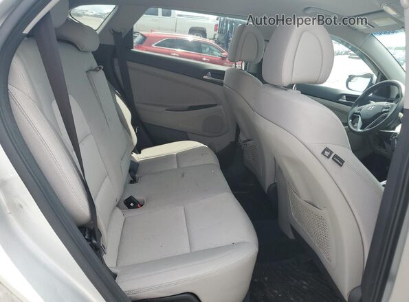 KM8J3CA45JU778914 2018 HYUNDAI TUCSON Silver 