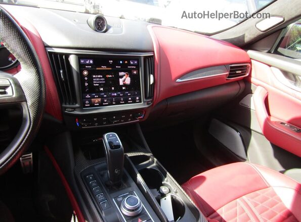 ZN661ZUT5NX3906XX 2022 MASERATI LEVANTE Black 