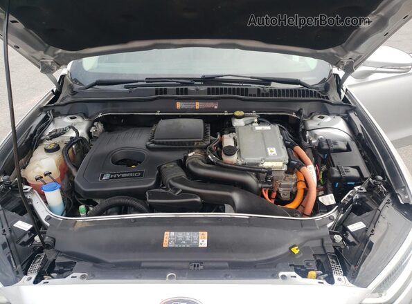 3FA6P0RU4JR128504 2018 FORD FUSION Silver 