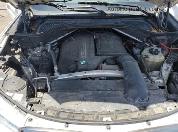 5UXKU2C5XJ0X48819 2018 BMW X6 White VIN կոդի պիտակի տեսք