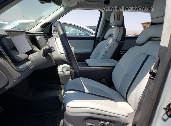 7FCTGAAA8NN011533 2022 RIVIAN R1T Gray Սալոնի դիմացի տեսք