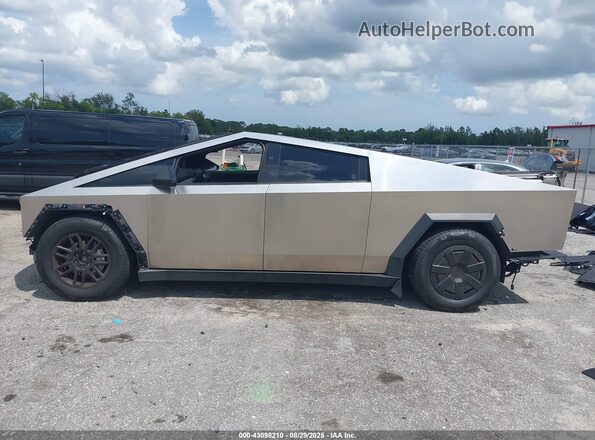 7G2CEHED7RA046314 2024 TESLA CYBERTRUCK Silver 