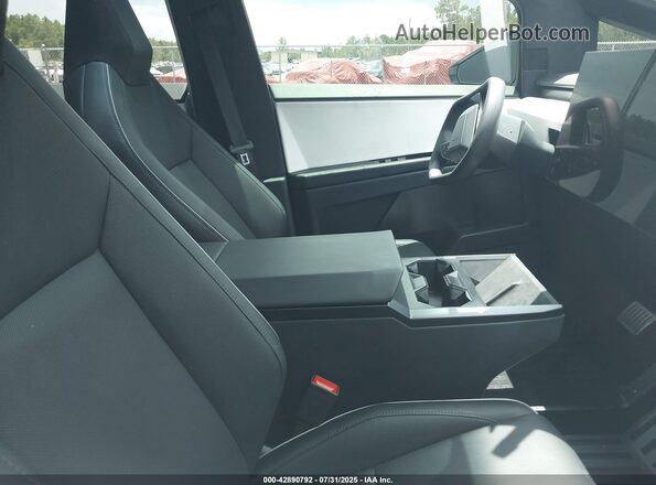 7G2CEHED9RA002654 2024 TESLA CYBERTRUCK Белый Вид салона спереди