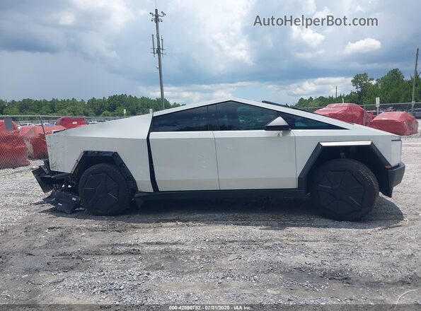7G2CEHED9RA002654 2024 TESLA CYBERTRUCK Белый Вид задней части салона