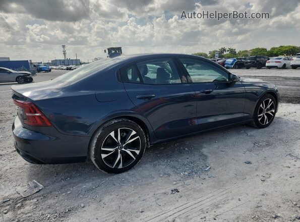 7JRL12TK7RG296319 2024 VOLVO S60 Серый Передняя правая четверть