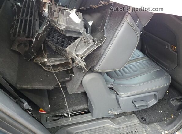 7PDSGABL2NN002627 2022 RIVIAN R1S Серый Вид задней части салона