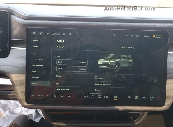 7PDSGABL2NN002627 2022 RIVIAN R1S Серый Вид щитка приборов