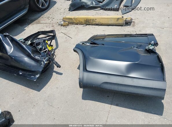 7PDSGBBA7SN074729 2025 RIVIAN R1S Black Widok deski rozdzielczej