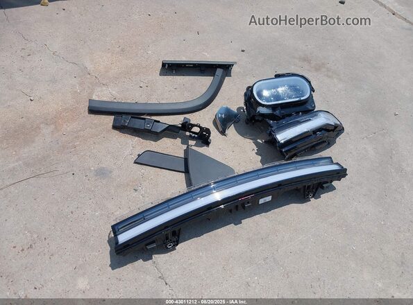 7PDSGBBA7SN074729 2025 RIVIAN R1S Black 
