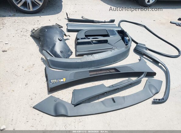 7PDSGBBA7SN074729 2025 RIVIAN R1S Black 