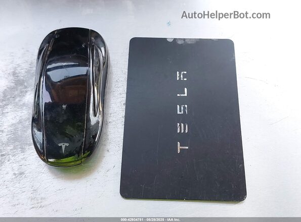7SAXCBE65NF337483 2022 TESLA MODEL X Black Dashboard view