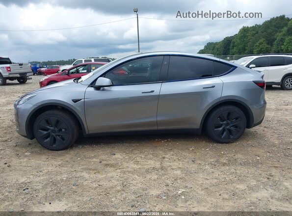 7SAYGDED0SA345552 2025 TESLA MODEL Y Gray Սալոնի 360 աստիճան տեսք