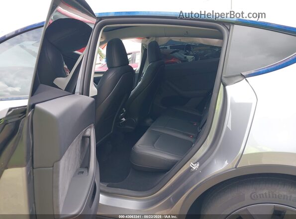 7SAYGDED0SA345552 2025 TESLA MODEL Y Gray VIN կոդի պիտակի տեսք