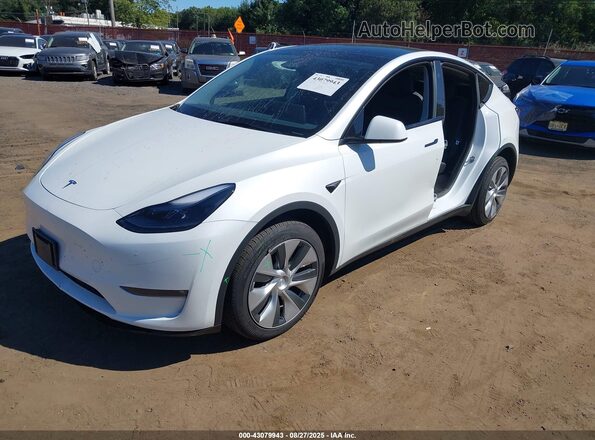 7SAYGDEE3PF798535 2023 TESLA MODEL Y White Przód lewy