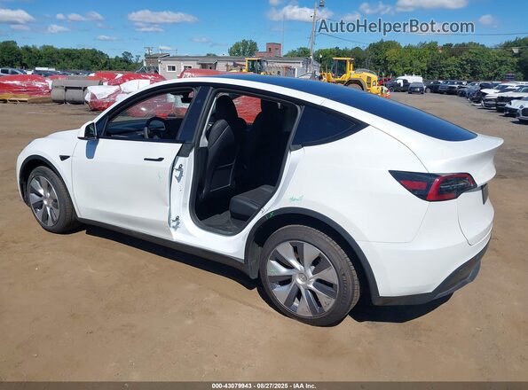 7SAYGDEE3PF798535 2023 TESLA MODEL Y White Widok z przodu