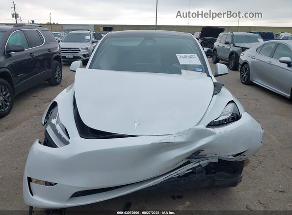 7SAYGDEE4PA044024 2023 TESLA MODEL Y White Вид панелі приладів