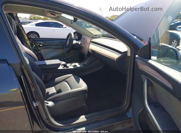 7SAYGDEE5RF016223 2024 TESLA MODEL Y Black 