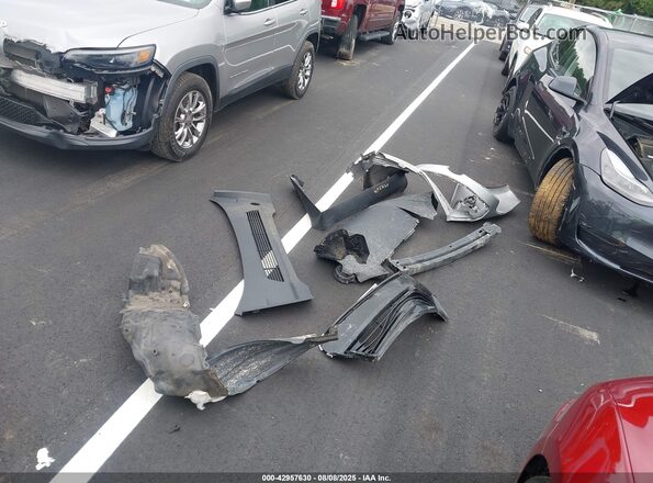 7SAYGDEEXRA227401 2024 TESLA MODEL Y Gray 