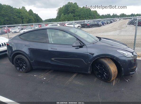7SAYGDEEXRA227401 2024 TESLA MODEL Y Gray 