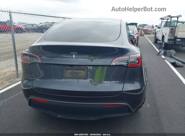 7SAYGDEEXRA227401 2024 TESLA MODEL Y Gray 