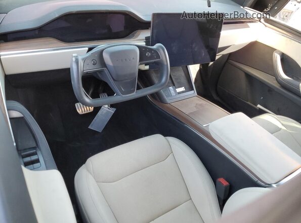 7SAXCAE57RF444414 2024 TESLA MODEL Red Вид щитка приладів