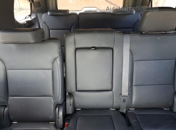 1GNSKPKD9NR195909 2022 CHEVROLET TAHOE Белый Вид задней части салона