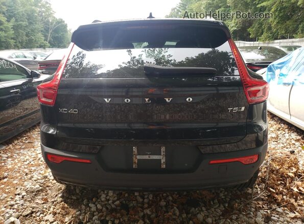 YV4162UM7M2556664 2021 VOLVO XC40 Черный Вид салона спереди