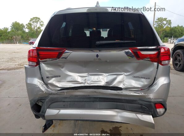 JA4AD2A38JZ001384 2018 MITSUBISHI OUTLANDER Серебряный Вид спереди