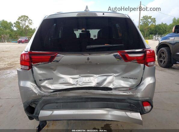JA4AD2A38JZ001384 2018 MITSUBISHI OUTLANDER Серебряный 