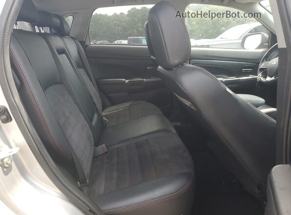 JA4AP3AWXJU000340 2018 MITSUBISHI OUTLANDER Серебряный 